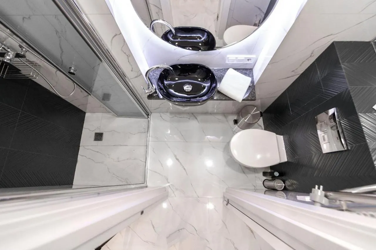 Зелені Апартаменти Біля Оперного Театру Flat In The City Center Λβιβ Διαμέρισμα